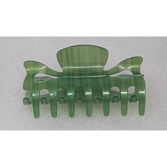 Large Green Plastic Hair Claw Clip - 5.5 Inches - Picture 2 of 3